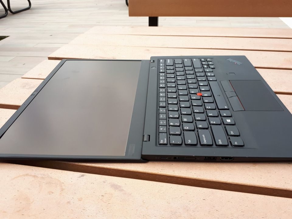 Lenovo Thinkpad X1 Carbon Vs Dell Xps 13 Review Both Excellent Ultrabooks