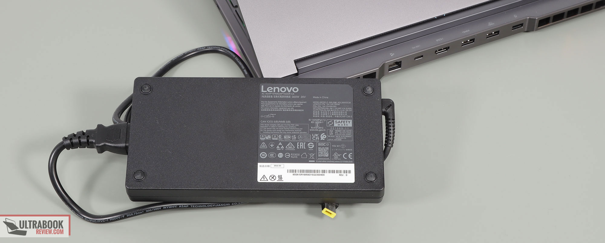 Chargeur et câble d'alimentation PC Lenovo ThinkPad 230W AC