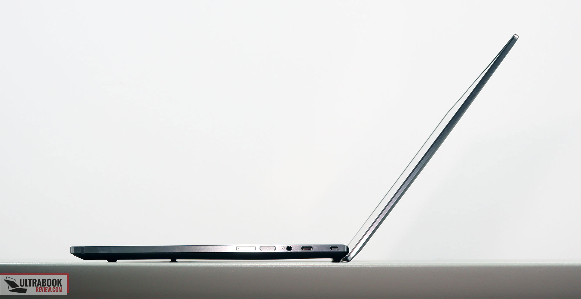 Lenovo ThinkPad Z16 G1 21D5S00T00 -  External Reviews